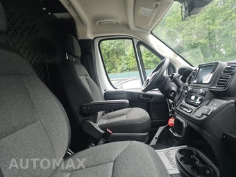 2025 Ram ProMaster 2500 Cargo Van Tradesman w/Passenger Seat Low Roof 136.0" WB - miniatura 8
