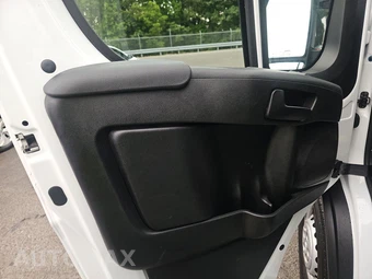 2025 Ram ProMaster 2500 Cargo Van Tradesman w/Passenger Seat Low Roof 136.0" WB - miniatura 9