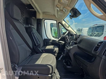 2025 Ram ProMaster 2500 Cargo Van Tradesman w/Passenger Seat Low Roof 136.0" WB - miniatura 8