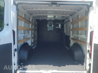 2025 Ram ProMaster 2500 Cargo Van Tradesman w/Passenger Seat Low Roof 136.0" WB - miniatura 17