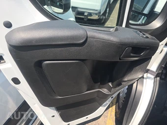 2025 Ram ProMaster 2500 Cargo Van Tradesman w/Passenger Seat Low Roof 136.0" WB - miniatura 9
