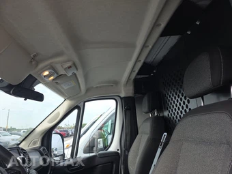 2025 Ram ProMaster 2500 Cargo Van Tradesman w/Passenger Seat Low Roof 136.0" WB - miniatura 17