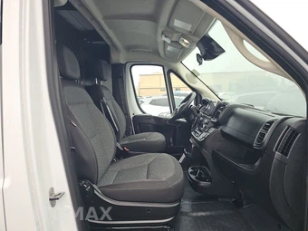 2025 Ram ProMaster 2500 Cargo Van Tradesman w/Passenger Seat Low Roof 136.0" WB - miniatura 8