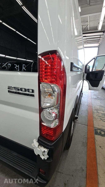 2025 Ram ProMaster 2500 Cargo Van Tradesman w/Passenger Seat Low Roof 136.0" WB - miniatura 21