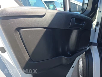 2025 Ram ProMaster 2500 Cargo Van Tradesman w/Passenger Seat Low Roof 136.0" WB - miniatura 9