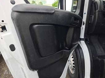 2025 Ram ProMaster 2500 Cargo Van Tradesman w/Passenger Seat Low Roof 136.0" WB - miniatura 9