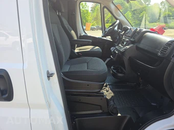 2025 Ram ProMaster 2500 Cargo Van Tradesman w/Passenger Seat Low Roof 136.0" WB - miniatura 8