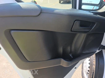 2025 Ram ProMaster 2500 Cargo Van Tradesman w/Passenger Seat Low Roof 136.0" WB - miniatura 9