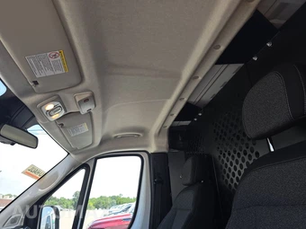 2025 Ram ProMaster 2500 Cargo Van Tradesman w/Passenger Seat Low Roof 136.0" WB - miniatura 17