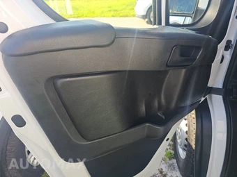 2025 Ram ProMaster 2500 Cargo Van Tradesman w/Passenger Seat Low Roof 136.0" WB - miniatura 9