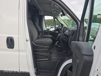 2025 Ram ProMaster 2500 Cargo Van Tradesman w/Passenger Seat Low Roof 136.0" WB - miniatura 8