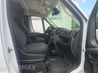 2025 Ram ProMaster 2500 Cargo Van Tradesman w/Passenger Seat Low Roof 136.0" WB - miniatura 16
