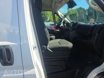 2025 Ram ProMaster 2500 Cargo Van Tradesman w/Passenger Seat Low Roof 136.0" WB - miniatura 8