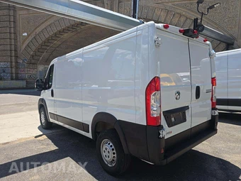 2025 Ram ProMaster 2500 Cargo Van Tradesman w/Passenger Seat Low Roof 136.0" WB - miniatura 2