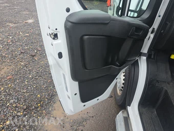 2025 Ram ProMaster 2500 Cargo Van Tradesman w/Passenger Seat Low Roof 136.0" WB - miniatura 9