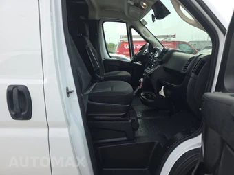 2025 Ram ProMaster 2500 Cargo Van Tradesman w/Passenger Seat Low Roof 136.0" WB - miniatura 8