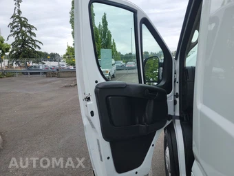 2025 Ram ProMaster 2500 Cargo Van Tradesman w/Passenger Seat Low Roof 136.0" WB - miniatura 9