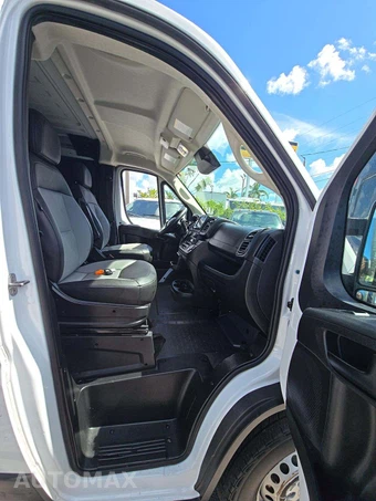 2025 Ram ProMaster 2500 Cargo Van Tradesman w/Passenger Seat Low Roof 136.0" WB - miniatura 18