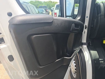 2025 Ram ProMaster 2500 Cargo Van Tradesman w/Passenger Seat Low Roof 136.0" WB - miniatura 9