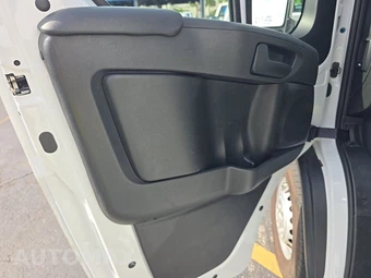 2025 Ram ProMaster 2500 Cargo Van Tradesman w/Passenger Seat Low Roof 136.0" WB - miniatura 9