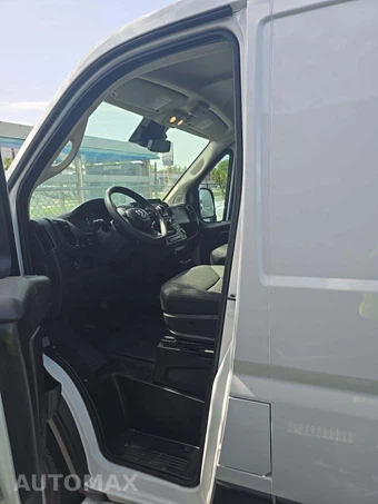 2025 Ram ProMaster 2500 Cargo Van Tradesman w/Passenger Seat Low Roof 136.0" WB - miniatura 6