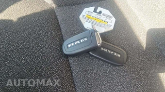 2025 Ram ProMaster 2500 Cargo Van Tradesman w/Passenger Seat Low Roof 136.0" WB - miniatura 17