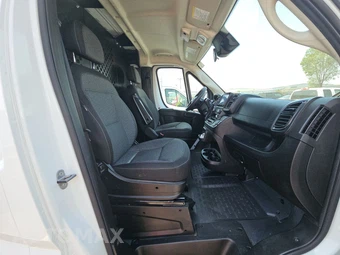 2025 Ram ProMaster 2500 Cargo Van Tradesman w/Passenger Seat Low Roof 136.0" WB - miniatura 8