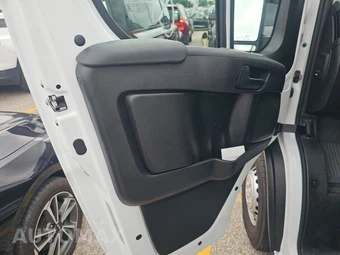 2025 Ram ProMaster 2500 Cargo Van Tradesman w/Passenger Seat Low Roof 136.0" WB - miniatura 9