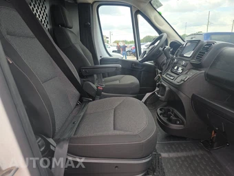 2025 Ram ProMaster 2500 Cargo Van Tradesman w/Passenger Seat Low Roof 136.0" WB - miniatura 8