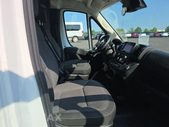 2025 Ram ProMaster 2500 Cargo Van Tradesman w/Passenger Seat Low Roof 136.0" WB - miniatura 8