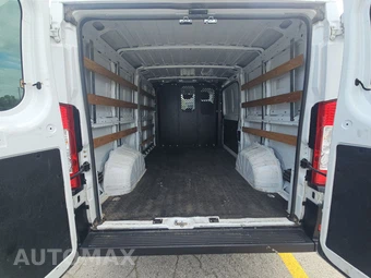 2025 Ram ProMaster 2500 Cargo Van Tradesman w/Passenger Seat Low Roof 136.0" WB - miniatura 16