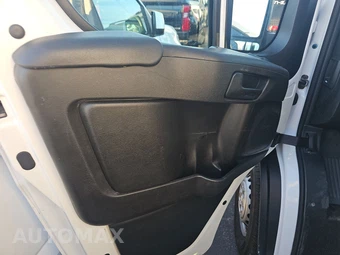 2025 Ram ProMaster 2500 Cargo Van Tradesman w/Passenger Seat Low Roof 136.0" WB - miniatura 9