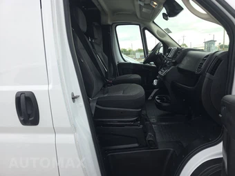 2025 Ram ProMaster 2500 Cargo Van Tradesman w/Passenger Seat Low Roof 136.0" WB - miniatura 8