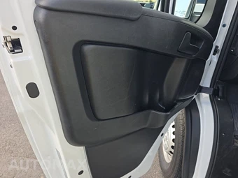 2025 Ram ProMaster 2500 Cargo Van Tradesman w/Passenger Seat Low Roof 136.0" WB - miniatura 9