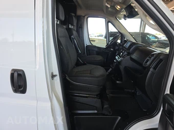 2025 Ram ProMaster 2500 Cargo Van Tradesman w/Passenger Seat Low Roof 136.0" WB - miniatura 8