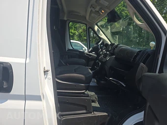 2025 Ram ProMaster 2500 Cargo Van Tradesman w/Passenger Seat Low Roof 136.0" WB - miniatura 8