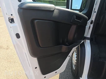 2025 Ram ProMaster 2500 Cargo Van Tradesman w/Passenger Seat Low Roof 136.0" WB - miniatura 9