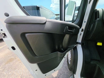 2025 Ram ProMaster 2500 Cargo Van Tradesman w/Passenger Seat Low Roof 136.0" WB - miniatura 9