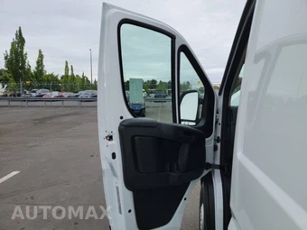 2025 Ram ProMaster 2500 Cargo Van Tradesman w/Passenger Seat Low Roof 136.0" WB - miniatura 9