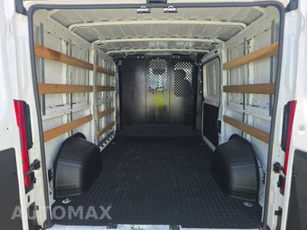 2025 Ram ProMaster 2500 Cargo Van Tradesman w/Passenger Seat Low Roof 136.0" WB - miniatura 17