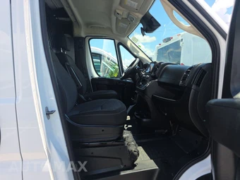 2025 Ram ProMaster 2500 Cargo Van Tradesman w/Passenger Seat Low Roof 136.0" WB - miniatura 8
