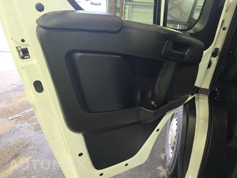 2025 Ram ProMaster 2500 Cargo Van Tradesman w/Passenger Seat Low Roof 136.0" WB - miniatura 9