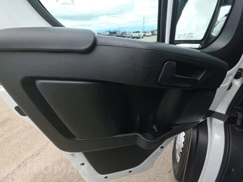 2025 Ram ProMaster 2500 Cargo Van Tradesman w/Passenger Seat Low Roof 136.0" WB - miniatura 9