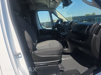2025 Ram ProMaster 2500 Cargo Van Tradesman w/Passenger Seat Low Roof 136.0" WB - miniatura 8