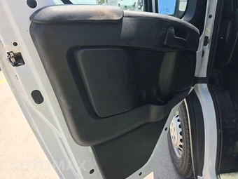 2025 Ram ProMaster 2500 Cargo Van Tradesman w/Passenger Seat Low Roof 136.0" WB - miniatura 9
