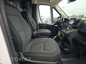 2025 Ram ProMaster 2500 Cargo Van Tradesman w/Passenger Seat Low Roof 136.0" WB - miniatura 8