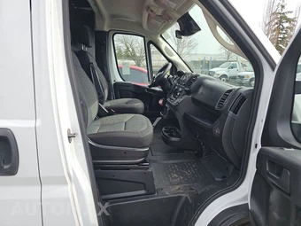 2025 Ram ProMaster 2500 Cargo Van Tradesman w/Passenger Seat Low Roof 136.0" WB - miniatura 8