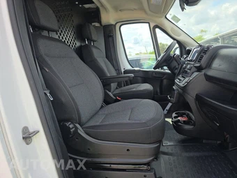 2025 Ram ProMaster 2500 Cargo Van Tradesman w/Passenger Seat Low Roof 136.0" WB - miniatura 8