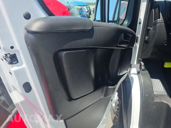 2025 Ram ProMaster 2500 Cargo Van Tradesman w/Passenger Seat Low Roof 136.0" WB - miniatura 9