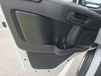 2025 Ram ProMaster 2500 Cargo Van Tradesman w/Passenger Seat Low Roof 136.0" WB - miniatura 9
